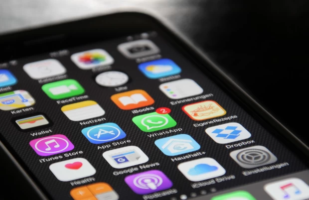 Quer esconder as aplicações que não utiliza no seu iPhone?