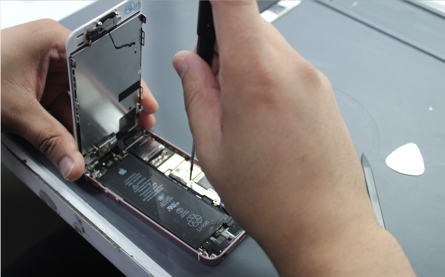 O que vicia as baterias dos nossos iPhones?  blog post