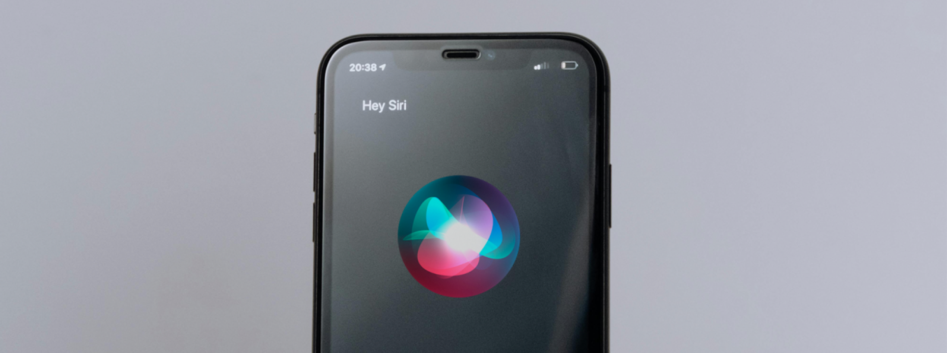 Siri con Inteligencia Artificial en iPhone solo en 2025